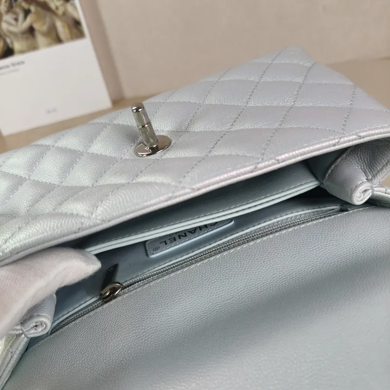 Chanel Top Handle Bag Coco Handle​ C Grained Calfskin Small 24 × 10 × 14 cm — detail view 6 of 12