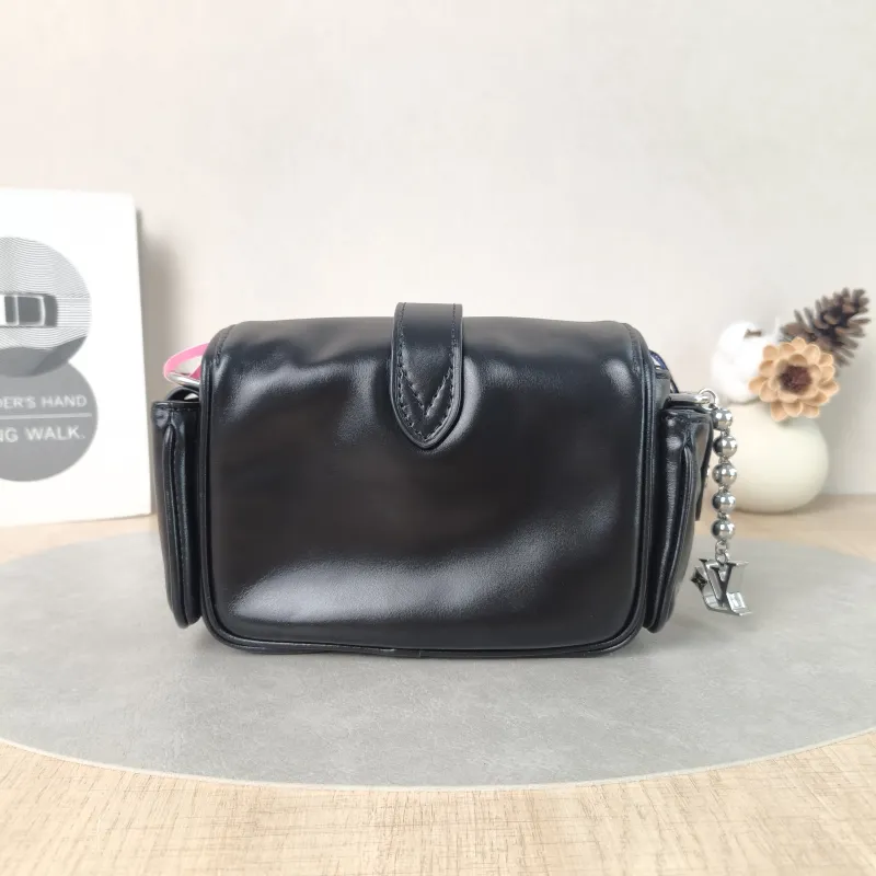 Louis Vuitton Crossbody Bag CARGO Camera Bag Black Calfskinmini23 × 10 × 14 cm — cover view 5 of 5