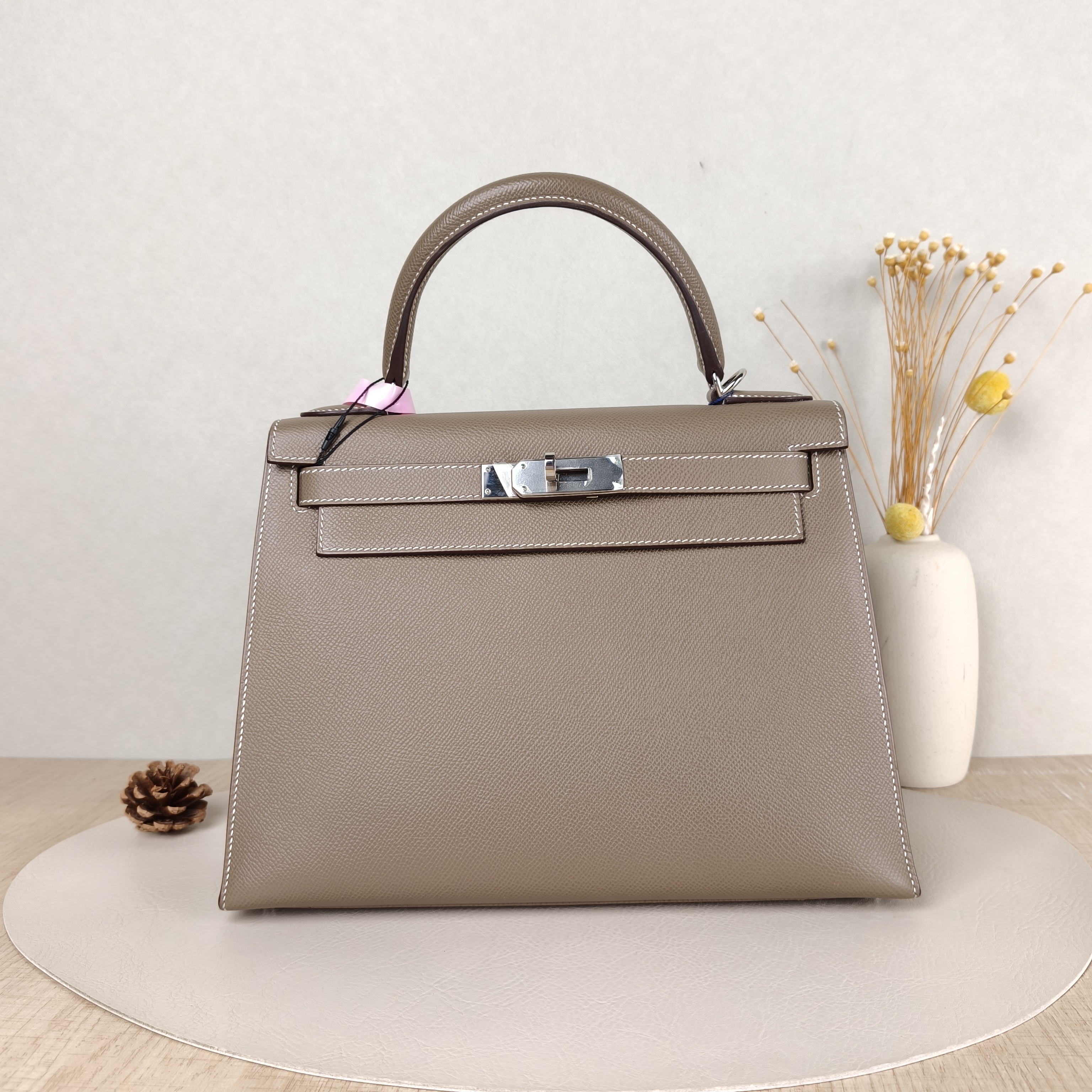 Hermès Shoulder Bag Kelly 28 Silver-Tone Hardware18 Epsom Calfskin Medium28 × 10 × 22 cm