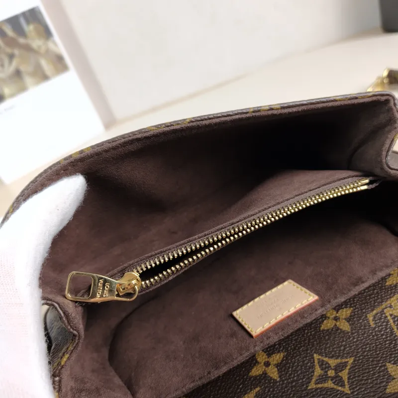 Louis Vuitton Crossbody Bag Pochette Métis East West Monogram PVC Small 21.5 × 6 × 13.5 cm — detail view 7 of 13