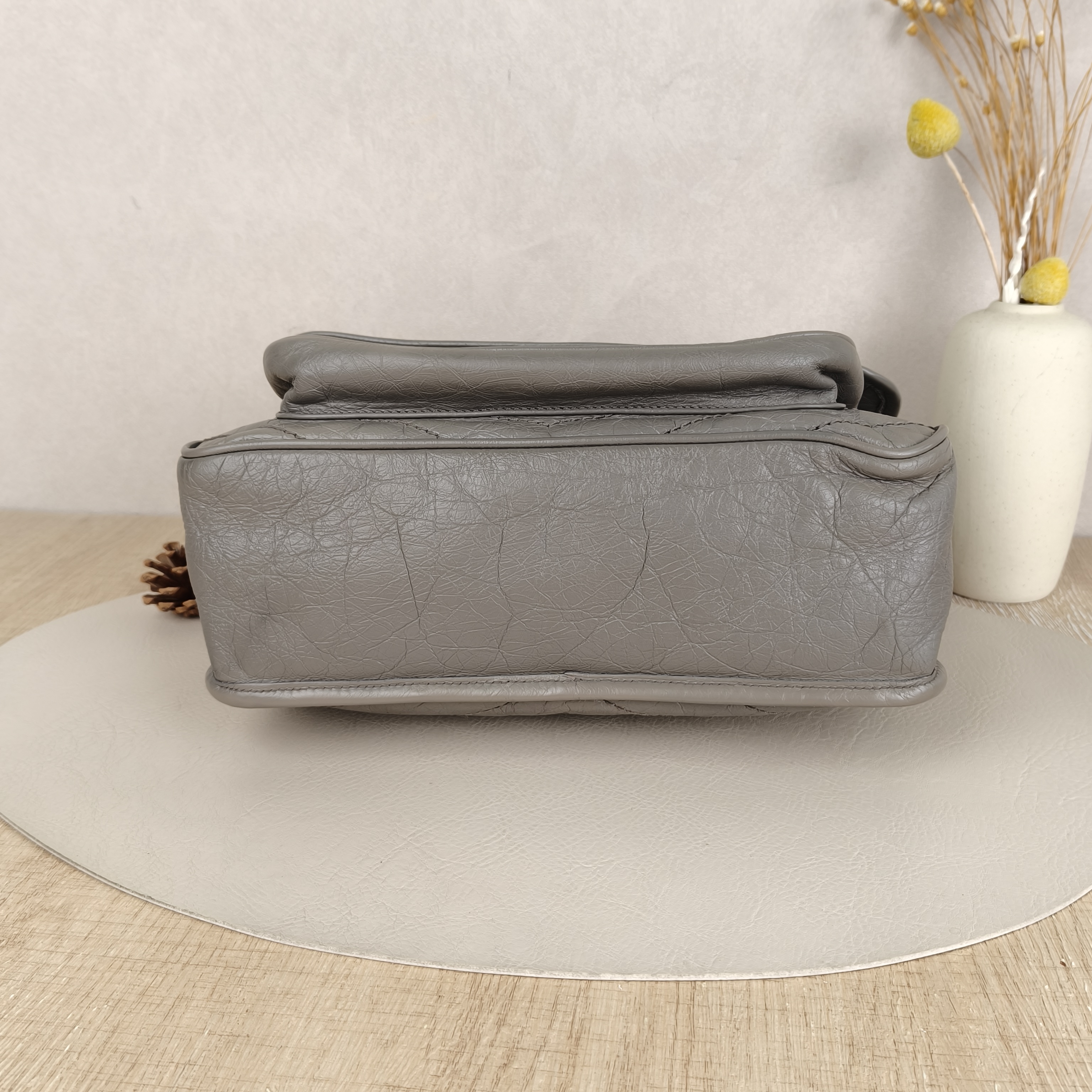 SAINT LAURENT niki Medium Grey Calfskin · 28 × 8.5 × 20 cm — cover view 2 of 8