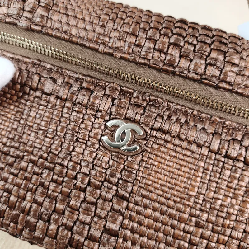 Chanel Crossbody Bag lp Box Bag Top Handle Crossbody Bag 19.5 × 5 × 17 cm — detail view 14 of 15