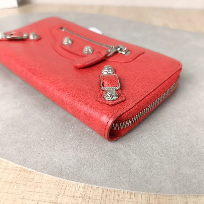 BALENCIAGA Clutch Clutch Red Lambskin One Size19 × 2 × 10 cm — detail view 10 of 11