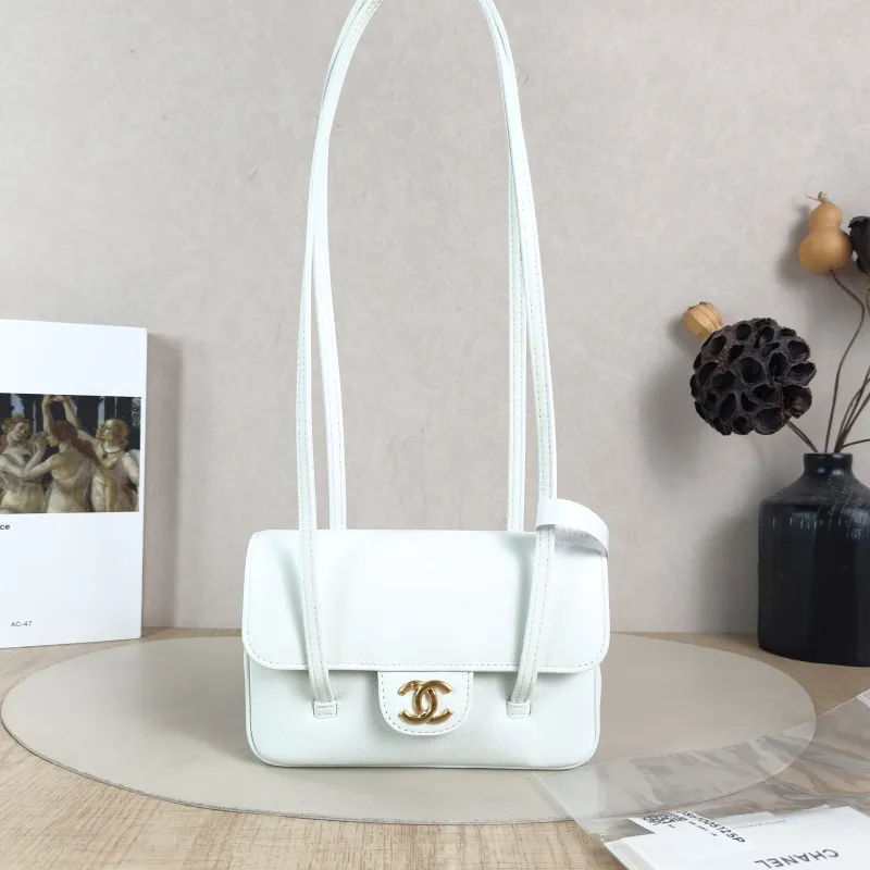 Chanel Shoulder Bag 26B preppy coco Green Calfskin Mini 17 × 5 × 11.5 cm — cover view 3 of 6