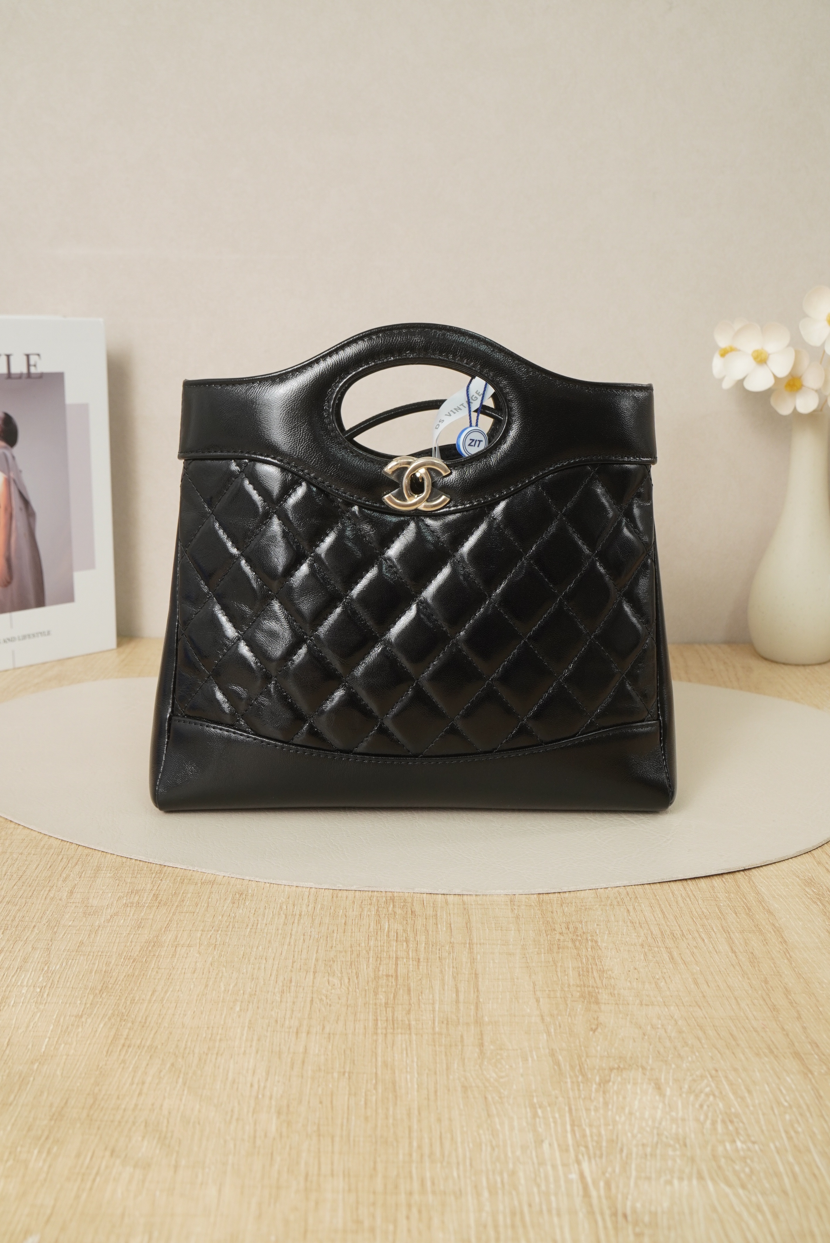 Chanel Crossbody Bag31Bag Black Waxed Leather23 × 5.5 × 22 cm