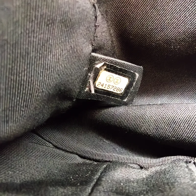 Chanel Crossbody Bag Bucket Bag Black Lambskin One Size23 × 11 × 23 cm — detail view 11 of 11