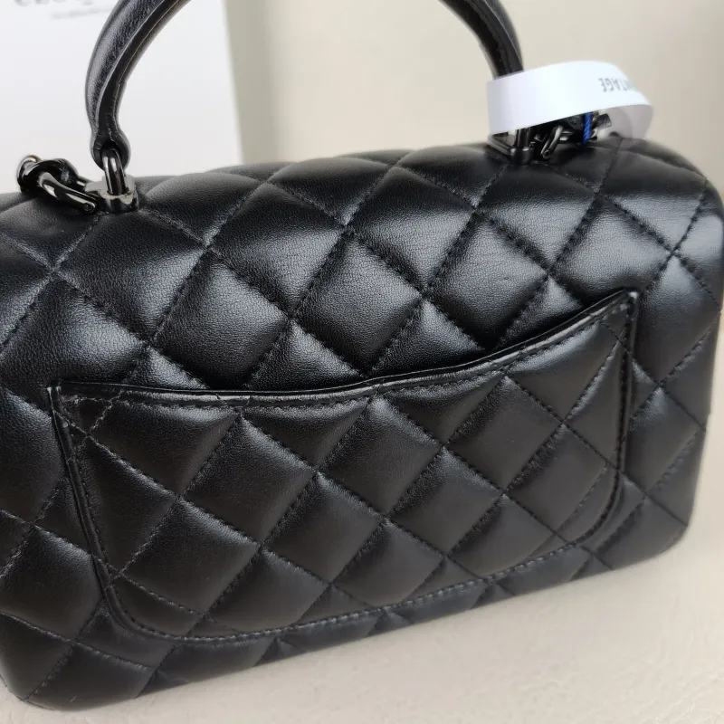 Chanel Crossbody Bag mini Black Lambskin mini 20 × 6 × 12 cm — detail view 13 of 13