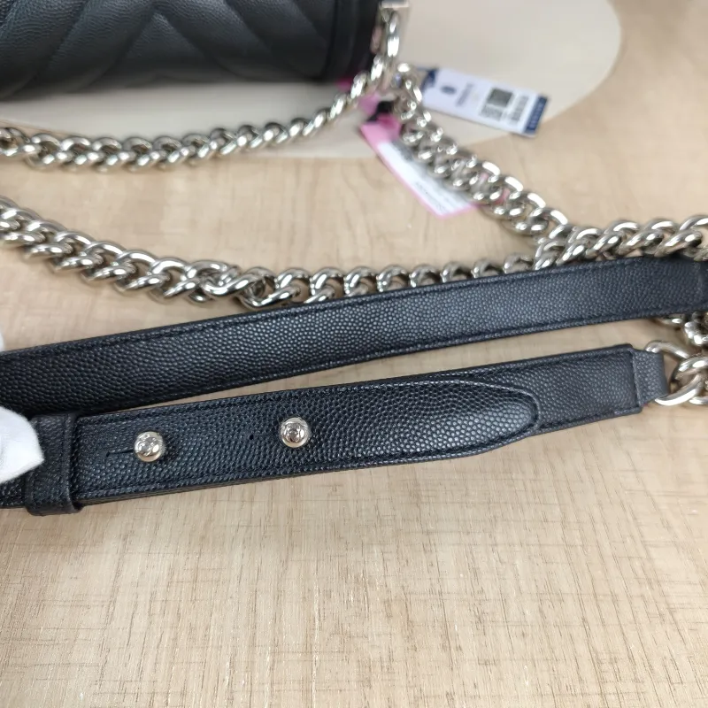 Chanel Crossbody Bag v leboy Black Grained Calfskin Small 20.5 × 8.5 × 12 cm 29 — detail view 11 of 11