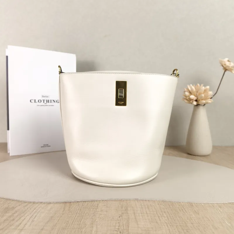 CELINE Crossbody Bag Bucket 16 Bucket Bag White Calfskin Small16 × 16 × 18 cm