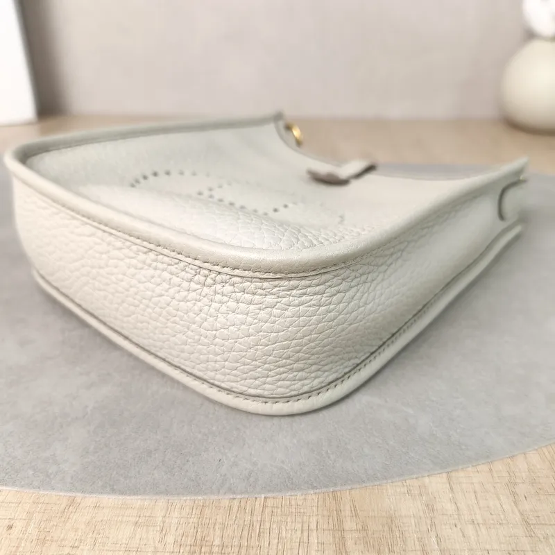 Hermès Crossbody Bag Evelyne Mini 16 Mini 16 TC Calfskin Mini 17 × 5.5 × 18 cm U — detail view 2 of 13