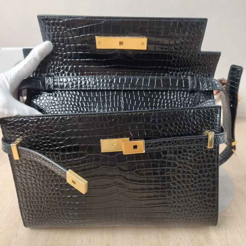 SAINT LAURENT Shoulder Bag MANHATTAN Black Calfskin Medium29 × 7.5 × 20 cm — detail view 7 of 12