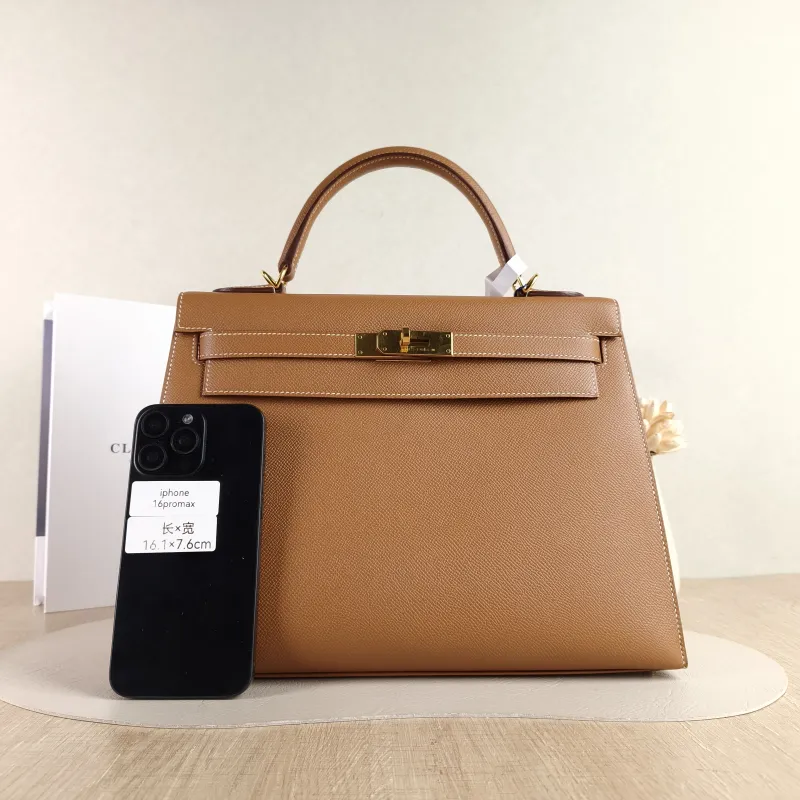 Hermès Shoulder Bag Kelly 32 Gold-Tone Hardware Epsom Calfskin Large 32 × 11 × 23 cm Y — cover view 4 of 6