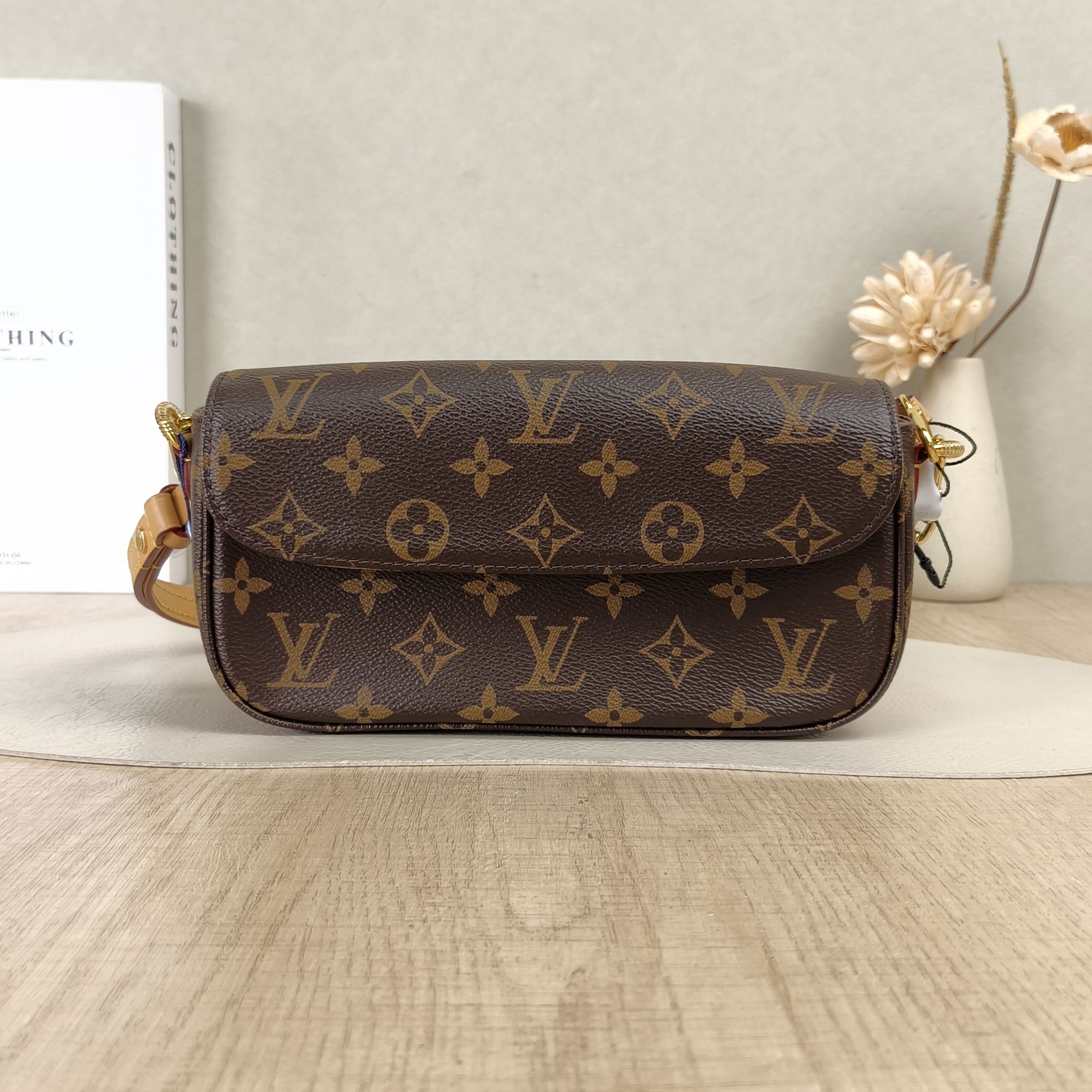 Louis Vuitton Crossbody Bag IVY Monogram PVC Small23.5 × 4.3 × 12 cm