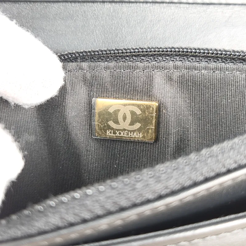 Chanel Crossbody Bag Le Boy​ WOC Black Grained Calfskinmini19.2 × 3.5 × 12.3 cm — detail view 9 of 13