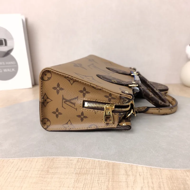 Louis Vuitton Crossbody Bag Onthego East West Monogram PVC Small 25 × 10 × 13 cm — detail view 6 of 12