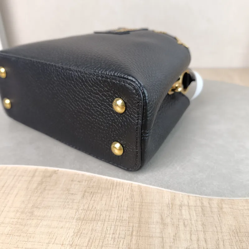 Louis Vuitton Crossbody Bag Capucines Black · Calfskin Mini 21 × 8 × 14 cm — detail view 7 of 13