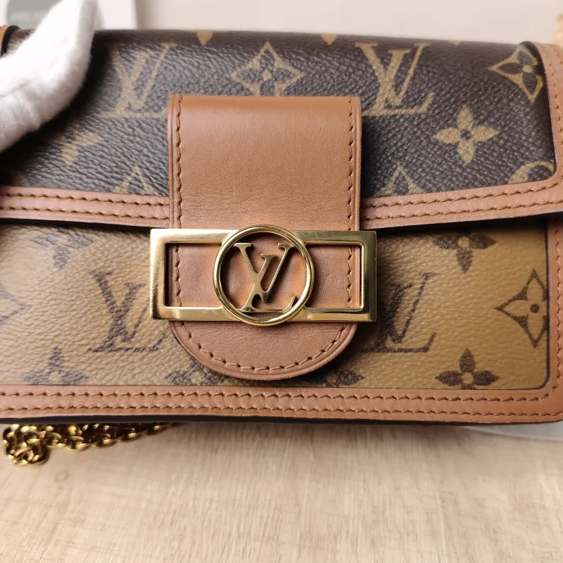 Louis Vuitton Crossbody Bag Dauphine Woc Woc Monogram PVC Mini 18.5 × 5 × 12 cm — detail view 2 of 11