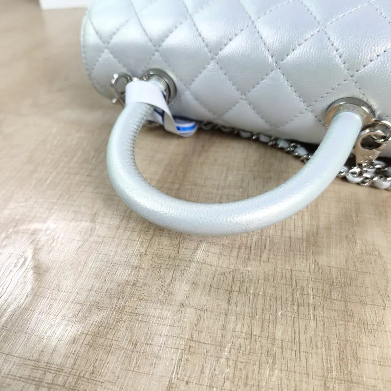 Chanel Top Handle Bag Coco Handle​ C Grained Calfskin Small 24 × 10 × 14 cm — detail view 2 of 12