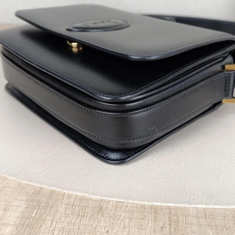 SAINT LAURENT Shoulder Bag Shoulder Bag Black Calfskin 18.6 × 6 × 16 cm — detail view 10 of 13