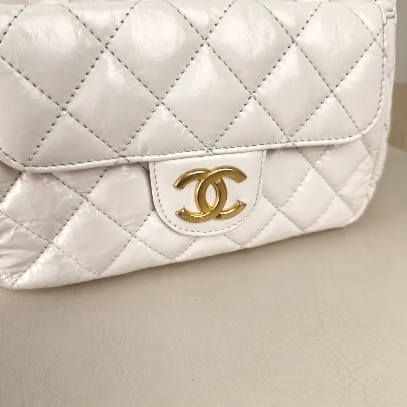 Chanel Crossbody Bag23p hobo White Waxed Leather Small19 × 6 × 17 cm — detail view 2 of 13