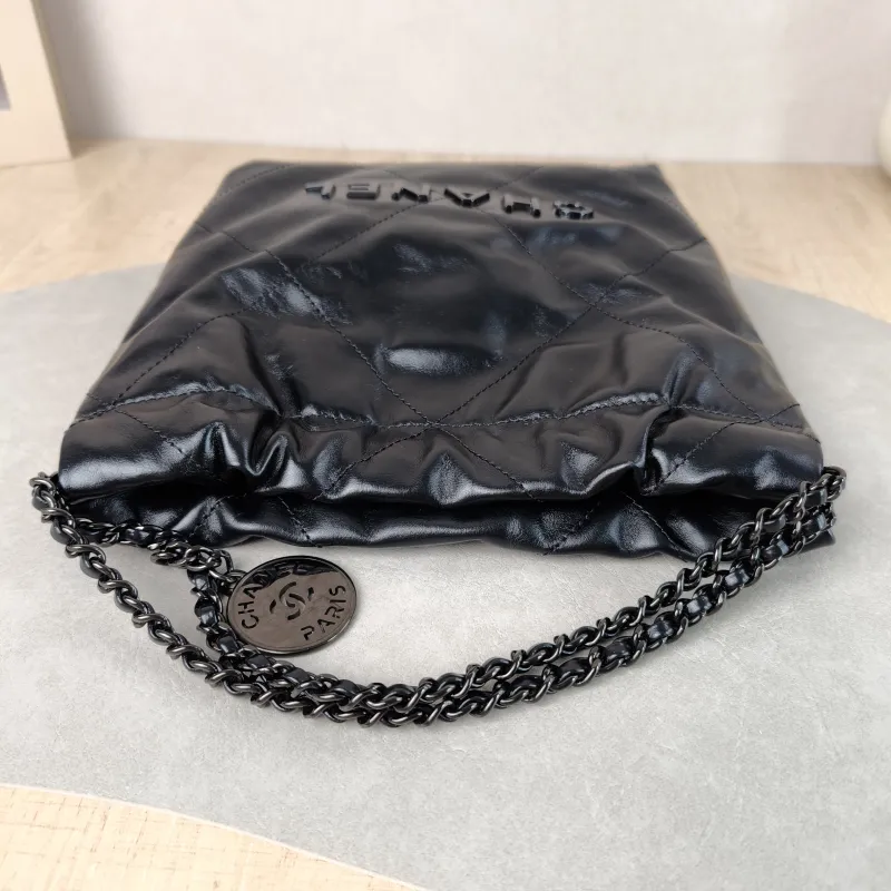 Chanel Shoulder Bag 22Bag Black CC alfskin Mini 20 × 6 × 19 cm — detail view 7 of 11