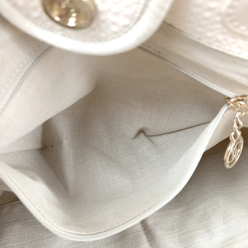 Chanel Shoulder Bag White Canvas One Size 32 × 16 × 23 cm — detail view 9 of 17
