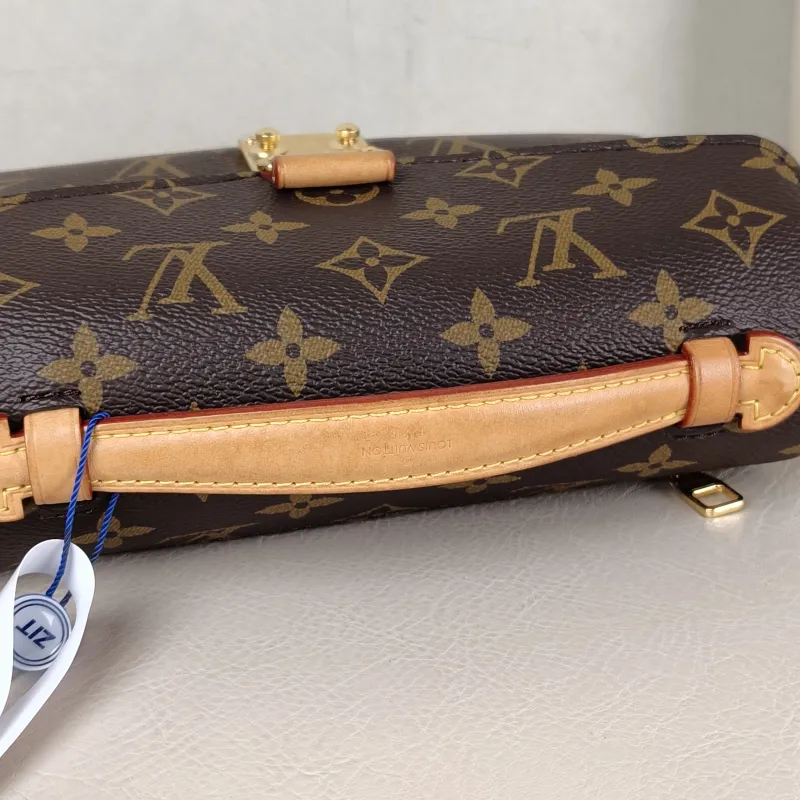 Louis Vuitton Crossbody Bag Pochette Métis East West Monogram PVC Small 21.5 × 6 × 13.5 cm — detail view 9 of 15