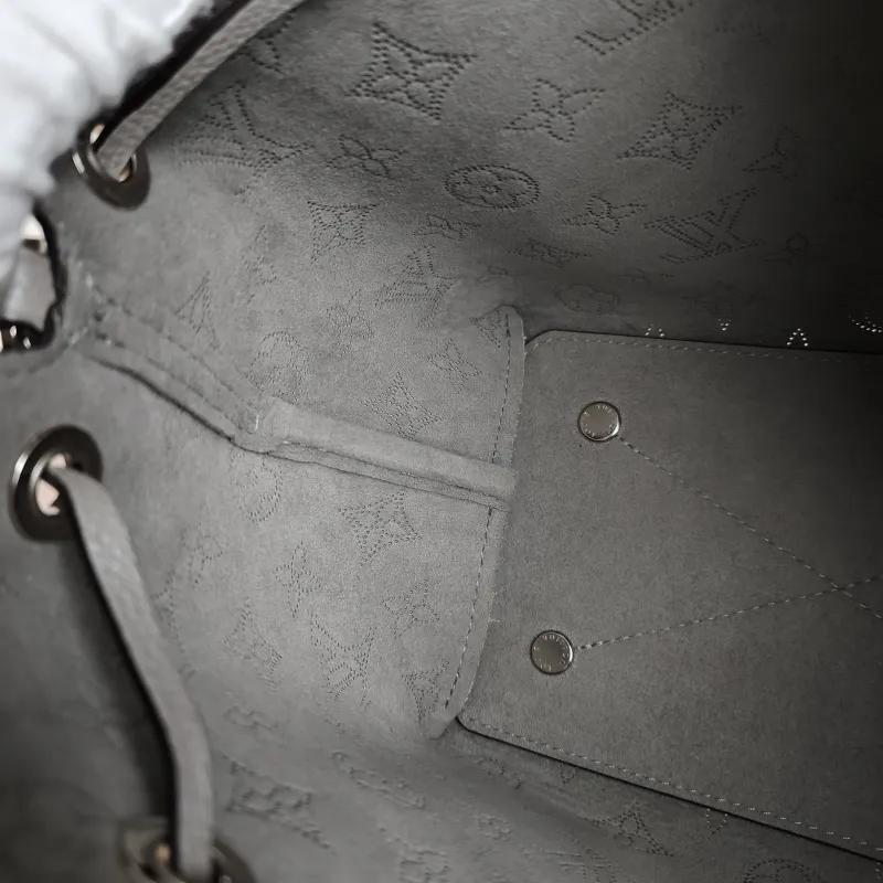Louis Vuitton Crossbody Bag BELLA Grey Calfskin One Size 22 × 14 × 19 cm — detail view 9 of 10