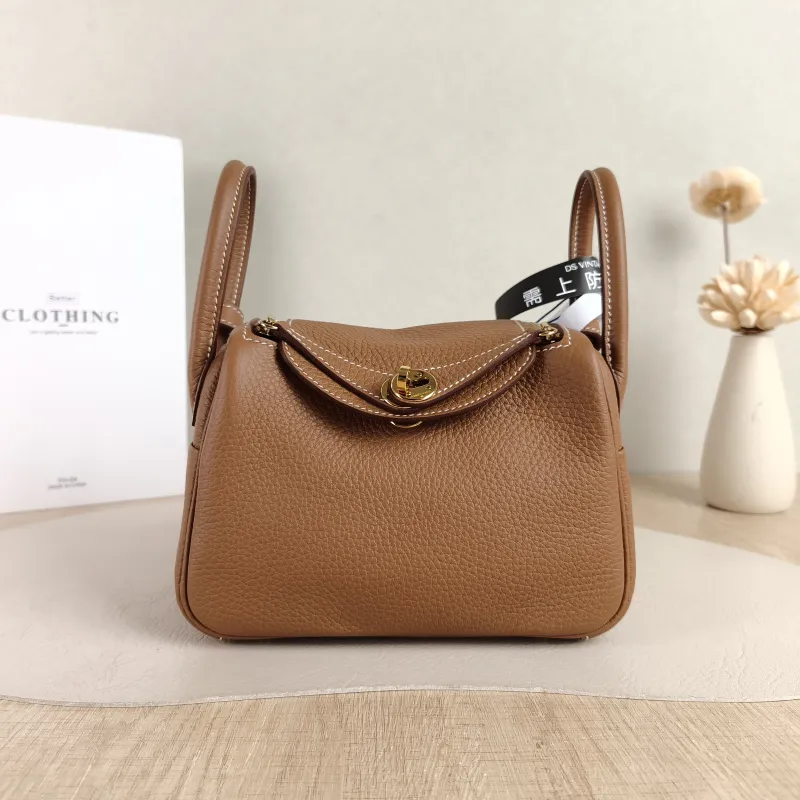 Hermès Crossbody Bag Lindy Mini 19 TC Calfskin Mini 19 × 9.5 × 13 cm G