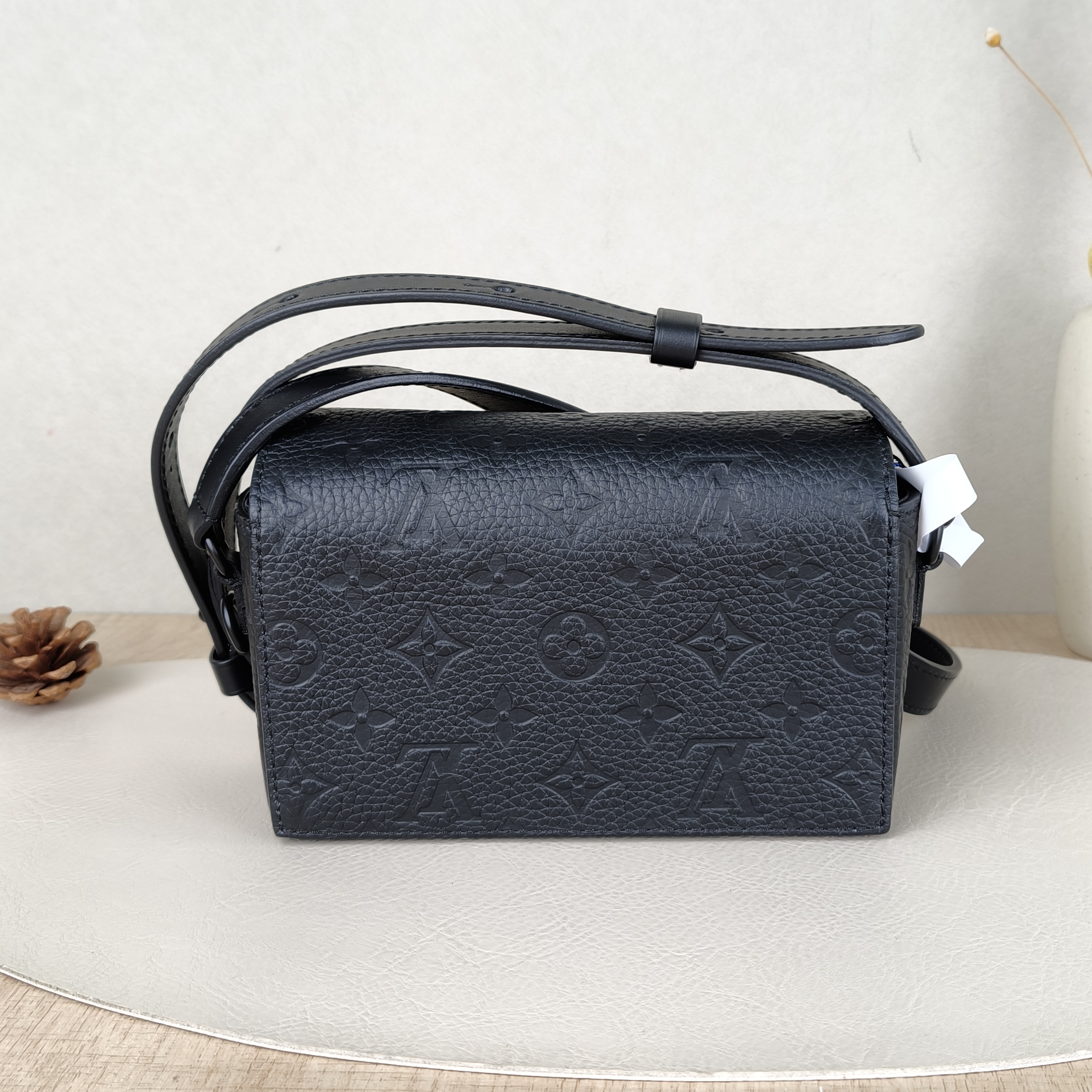 Louis Vuitton Crossbody Bag Steamer Box Black Calfskinmini18 × 6.5 × 11 cm — cover view 4 of 5