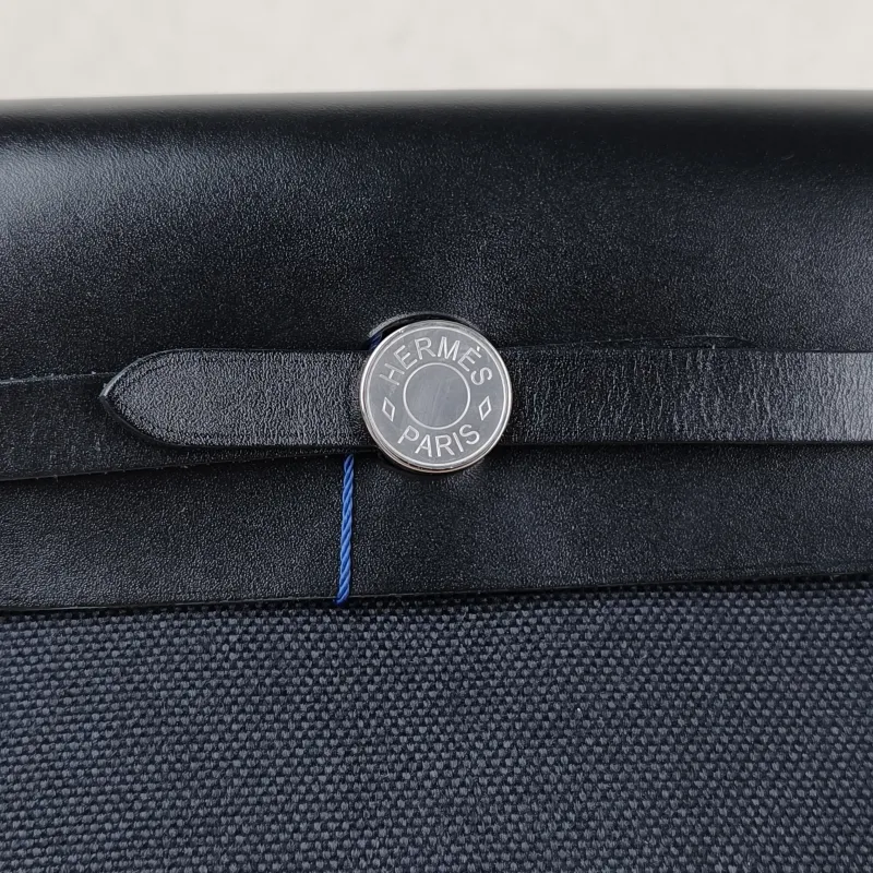 Hermès Crossbody Bag Herbag Zip 20Black Canvas mini20.5 × 7 × 16.5 cm — detail view 12 of 15