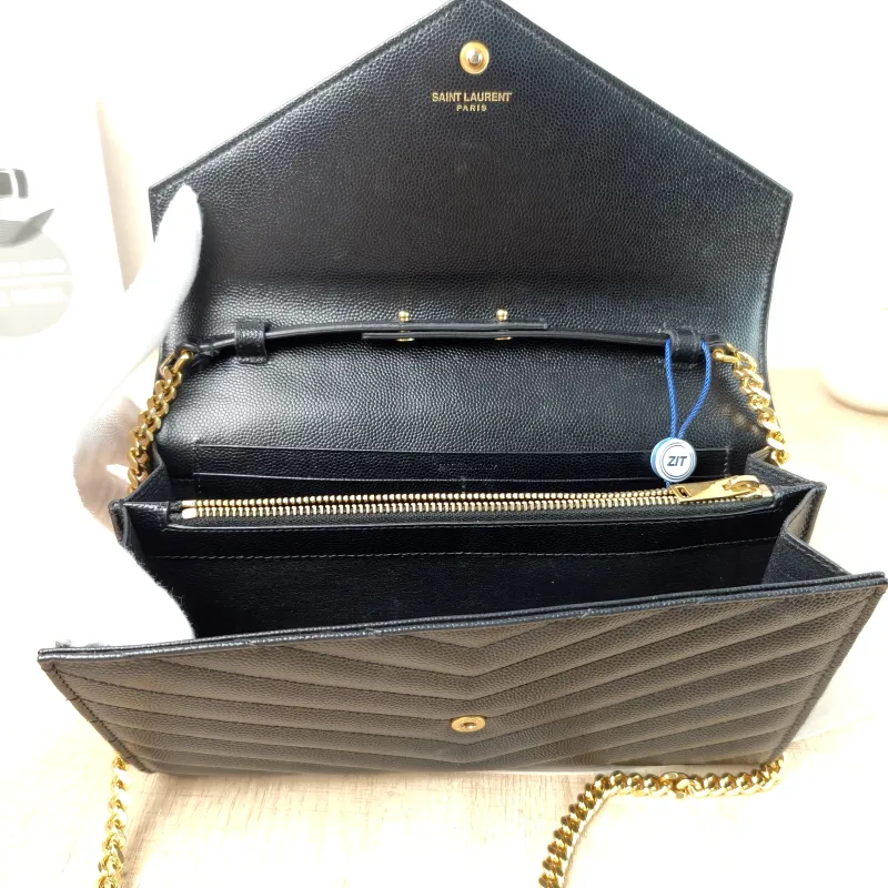 SAINT LAURENT Crossbody Bag CASSANDRE ENVELOPE Black Calfskin One Size22.5 × 4 × 14 cm — detail view 5 of 11