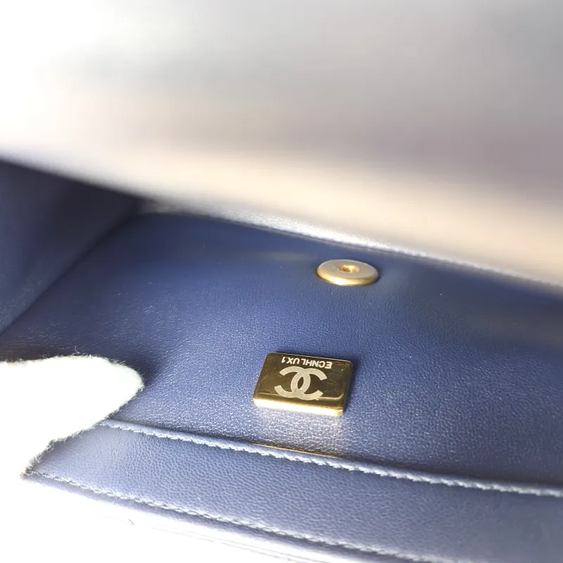 Chanel Crossbody Bag Blue Lambskin 17 × 8 × 13.5 cm — detail view 6 of 11