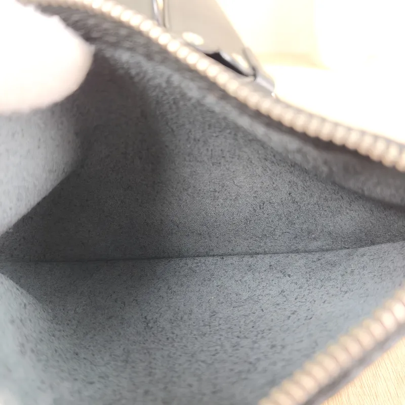 Miumiu Crossbody Baglogo Black Calfskin One Size15 × 15 × 21 cm — detail view 11 of 13