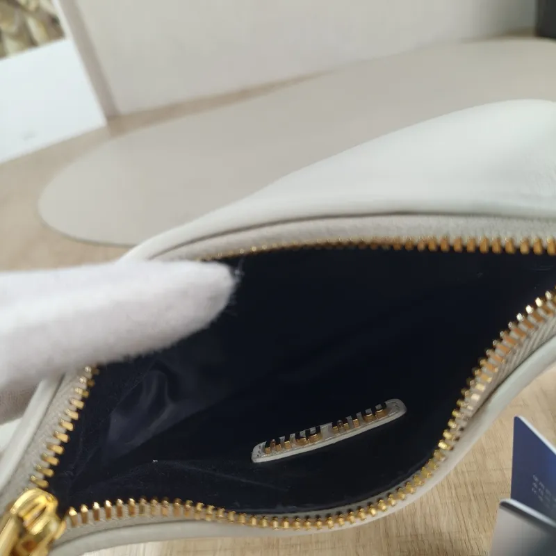 Miumiu Shoulder Bag Hobo Shoulder Bag White Calfskin One Size 18 × 6 × 11 cm — detail view 5 of 11