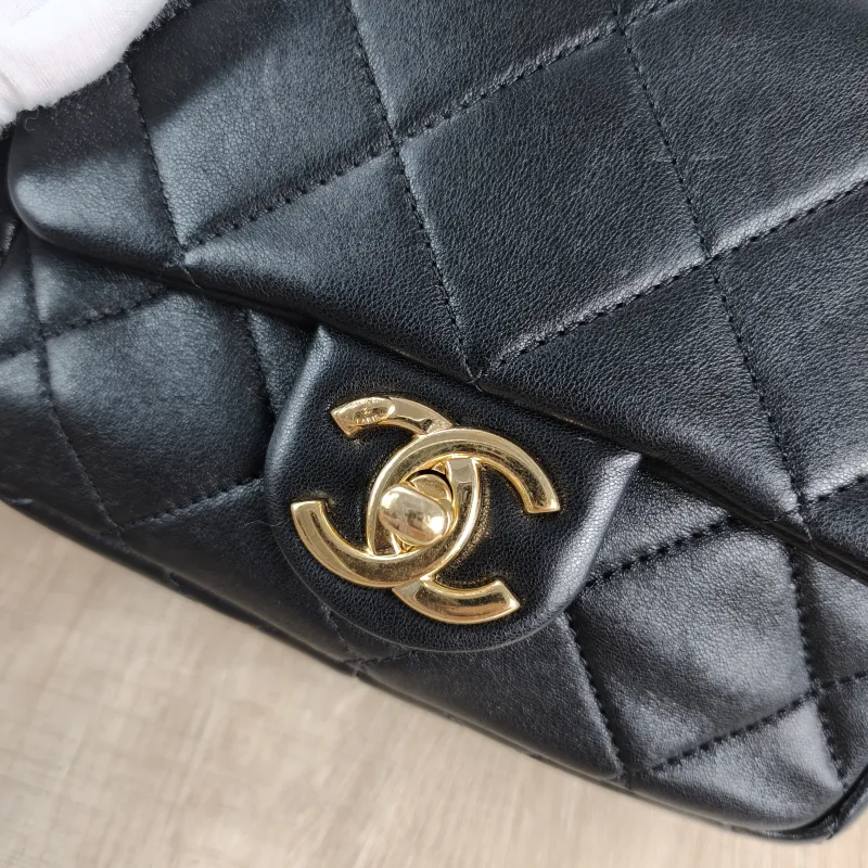Chanel Top Handle Bag Black Lambskin Mini 17 × 6 × 13 cm — detail view 6 of 12