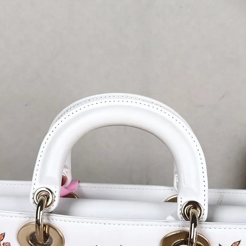 DIOR Shoulder Bag Lady D-Sire Red Embroidered White Red Calfskin Small 26 × 5 × 13 cm — detail view 4 of 14