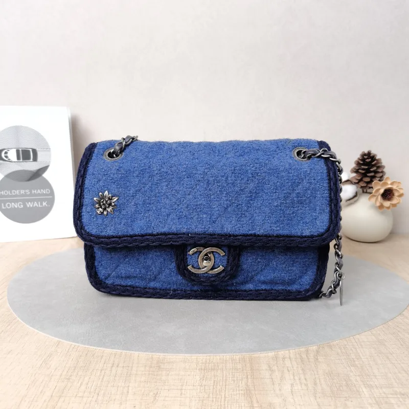 Chanel Crossbody Bagcf Collection Crossbody Bag Navy One Size26 × 8 × 18 cm