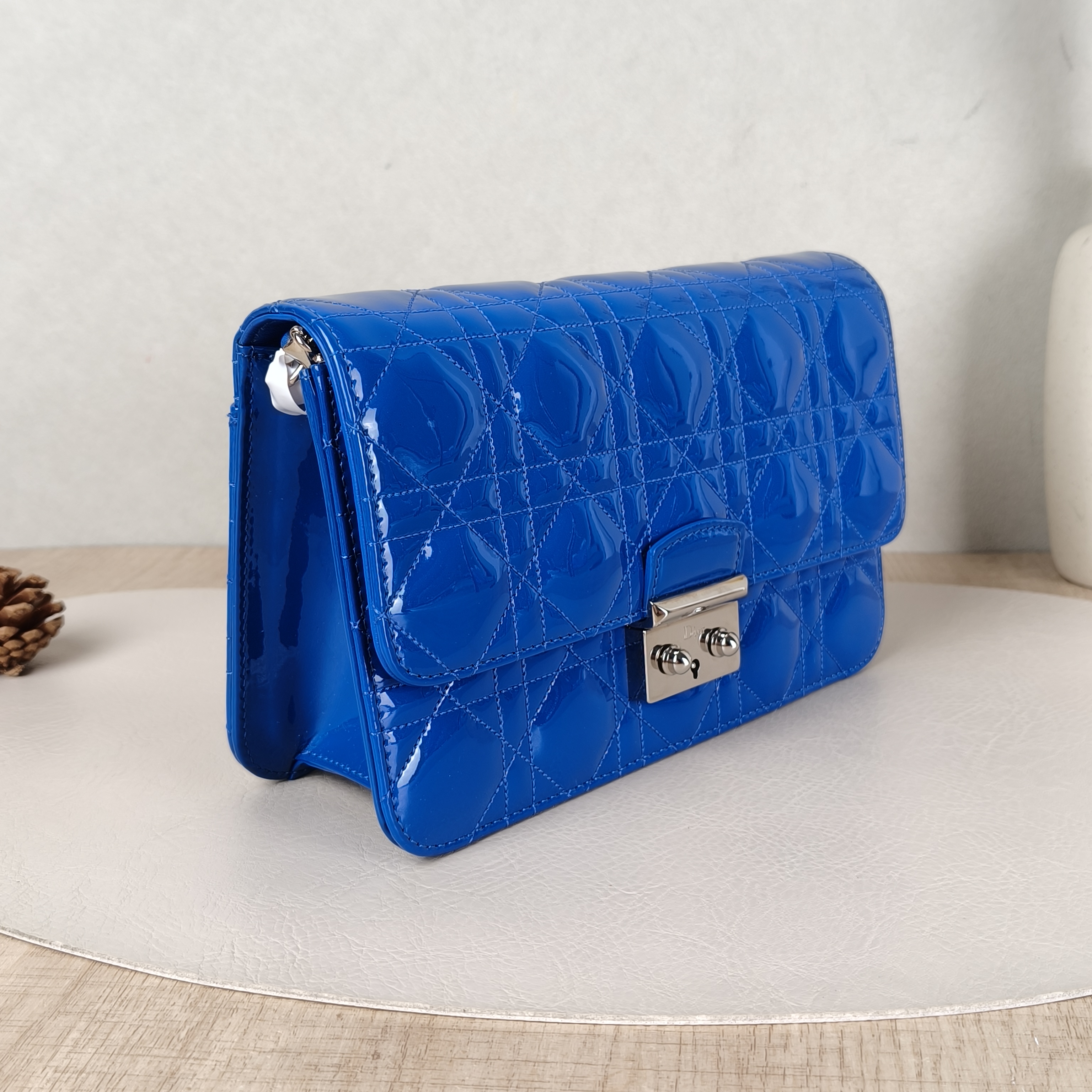 DIOR Shoulder Bag Miss Chain Bag Shoulder Bag Navy Patent Leather One Size21 × 7 × 13 cm — cover view 2 of 5