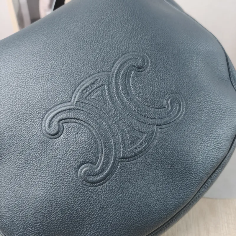CELINE Shoulder Bag HELOISE TRIOMPHE Grey Calfskin Medium 28.5 × 8 × 30 cm — detail view 7 of 14