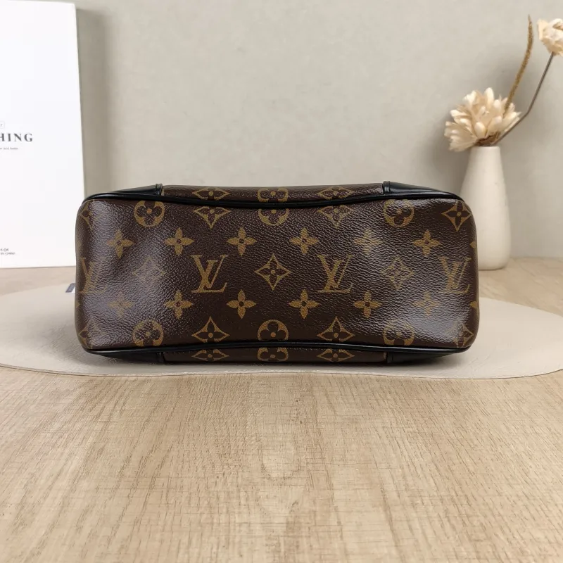 Louis Vuitton Crossbody Bag Boulogne PVC Small26 × 9.5 × 16 cm — cover view 5 of 5