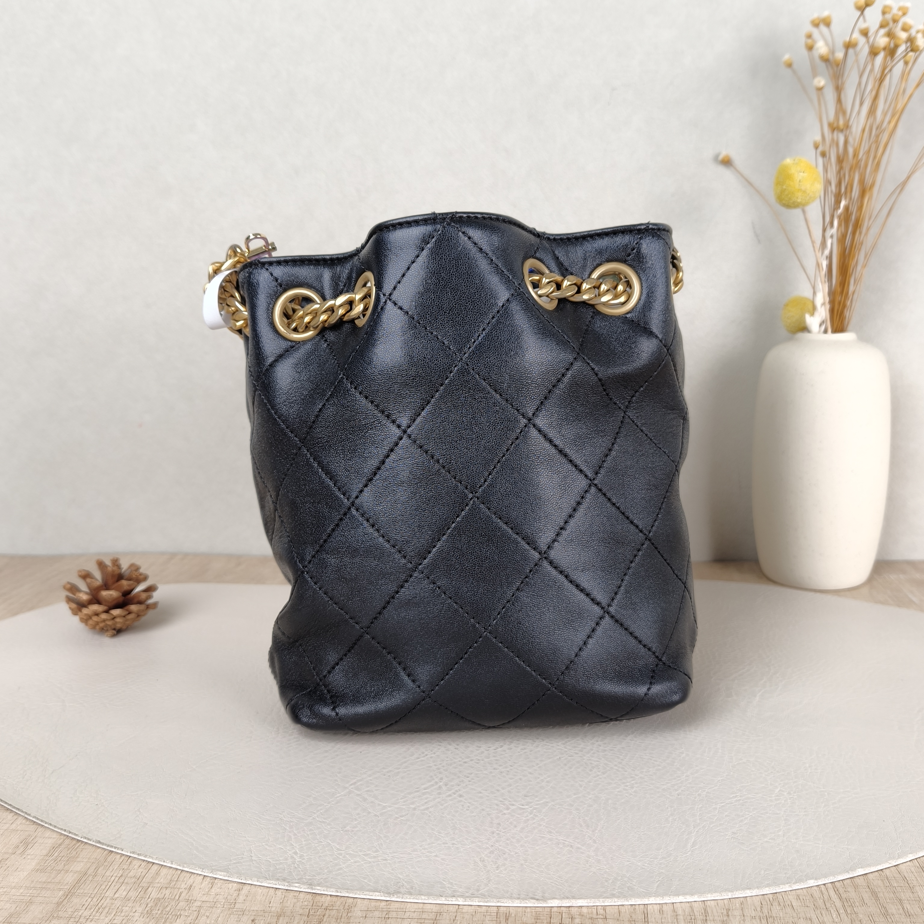 Chanel Crossbody Bag Crossbody Bag Black Calfskin One Size15 × 8 × 20 cm — cover view 3 of 5