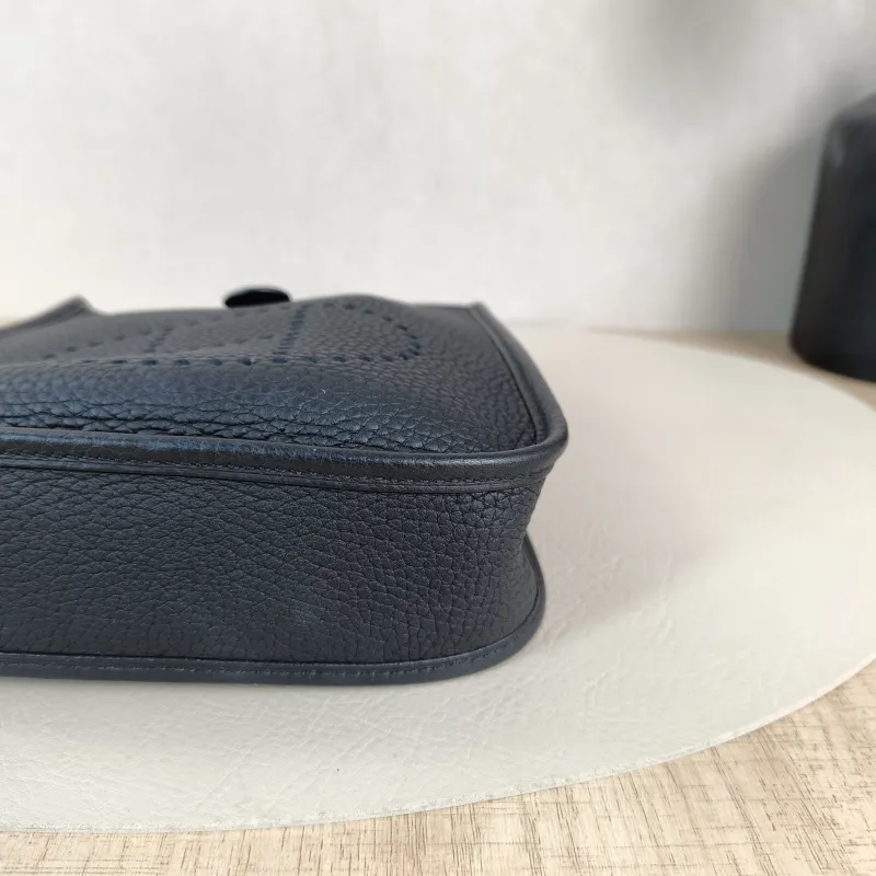 Hermès Crossbody Bag Evelyne Mini 16 Mini 16 Black Taurillon Clemence TC Calfskin Mini 17 × 5.5 × 18 cm Y — detail view 4 of 11