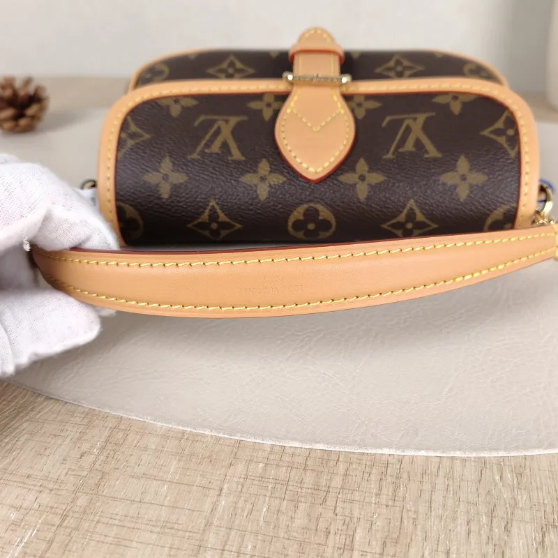 Louis Vuitton Crossbody Bag Diane Baguette Bag Monogram PVC nano 19 × 6 × 10.5 cm — detail view 1 of 12