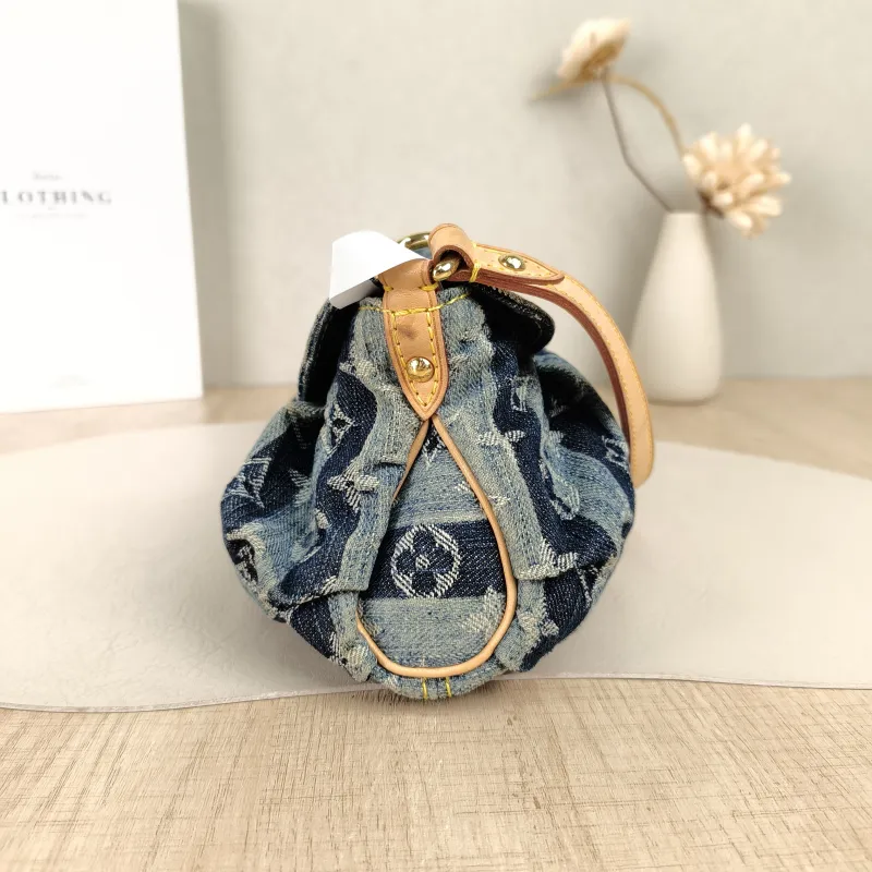 Louis Vuitton Shoulder Bag Vintage Shoulder Bag Blue One Size26 × 5 × 14 cm — detail view 1 of 12