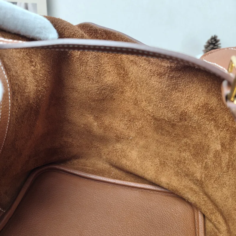 Hermès Top Handle Bag Picotin Lock 22 22 Taurillon Clemence TC Calfskin Medium 22 × 18 × 21 cm W Conditioned — detail view 8 of 14