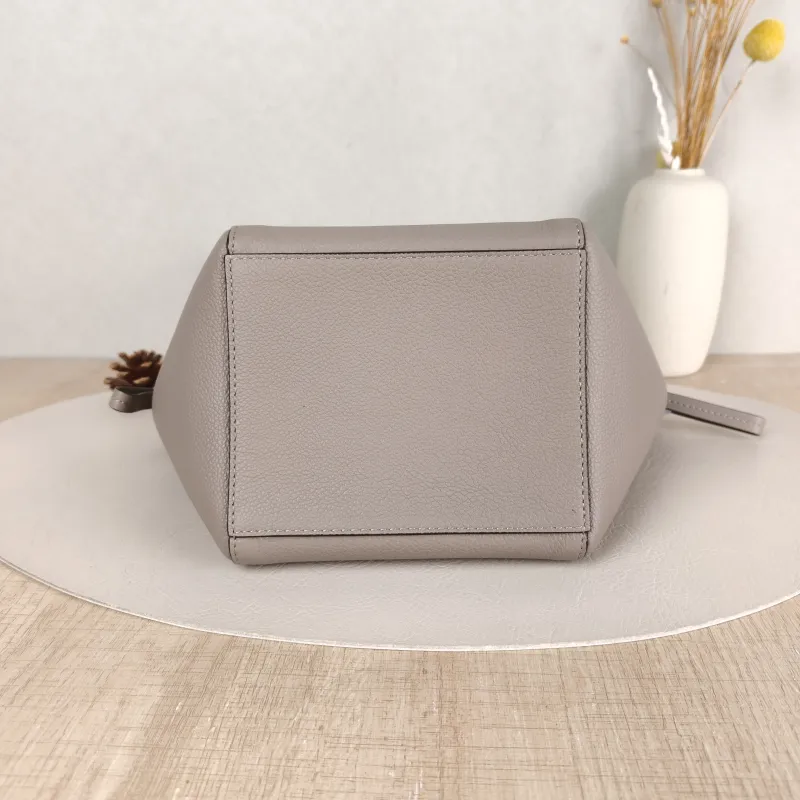 FENDI Crossbody Bagorigami Grey Calfskinmini18.5 × 15 × 15 cm — cover view 3 of 6