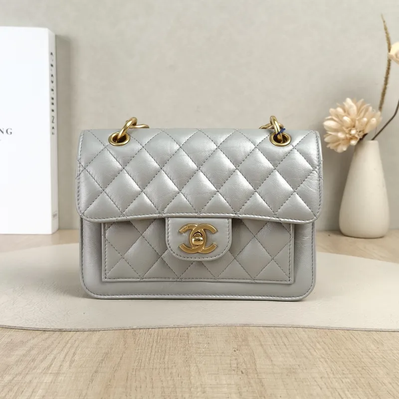 Chanel Crossbody Bag23s Messenger Bag Grey Calfskinmini19.5 × 6 × 13 cm