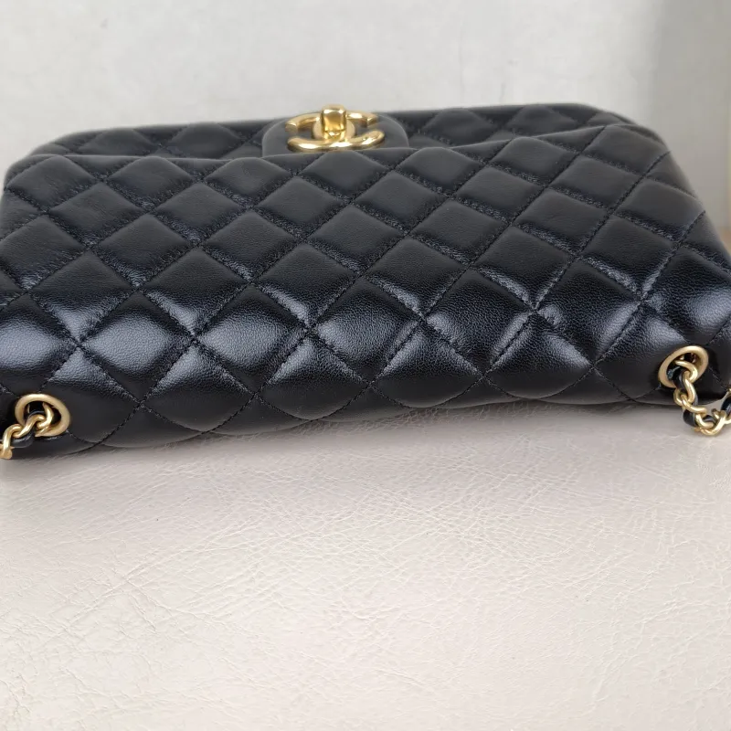 Chanel Shoulder Bag c cf Black Lambskin One Size 24 × 7 × 14.5 cm — detail view 5 of 14