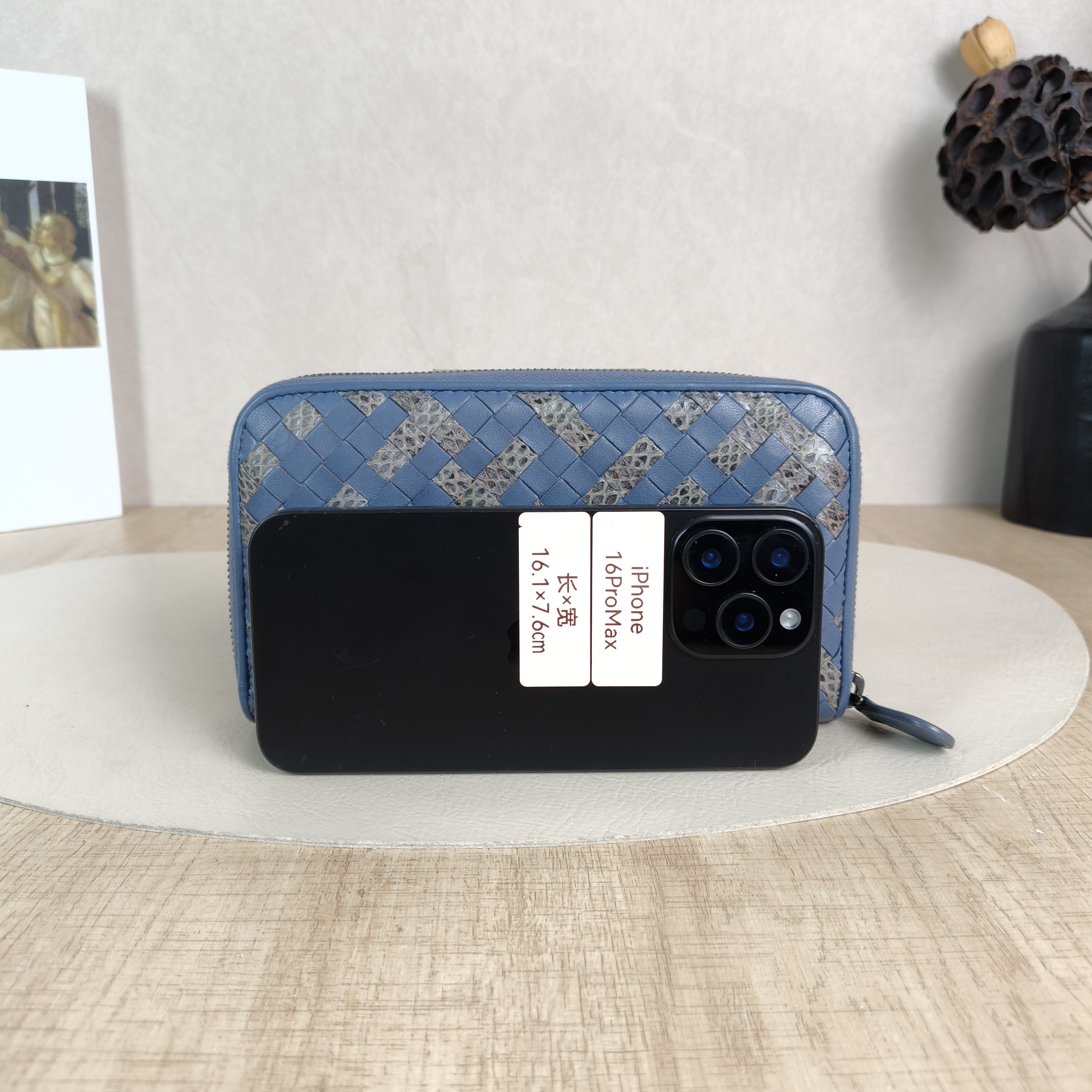 Bottega Veneta Wallet Edition Wallet Blue Lambskin One Size19 × 2 × 11 cm — cover view 2 of 5
